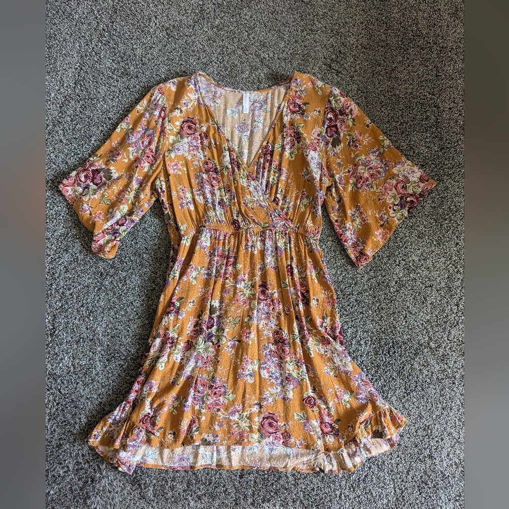Xhilaration midi dress size medium sleeves